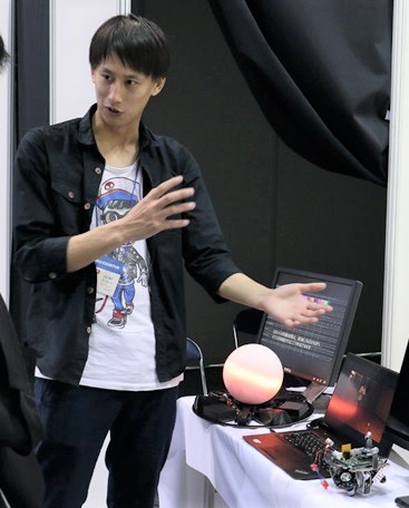 球体ダンスロボットの展示発表